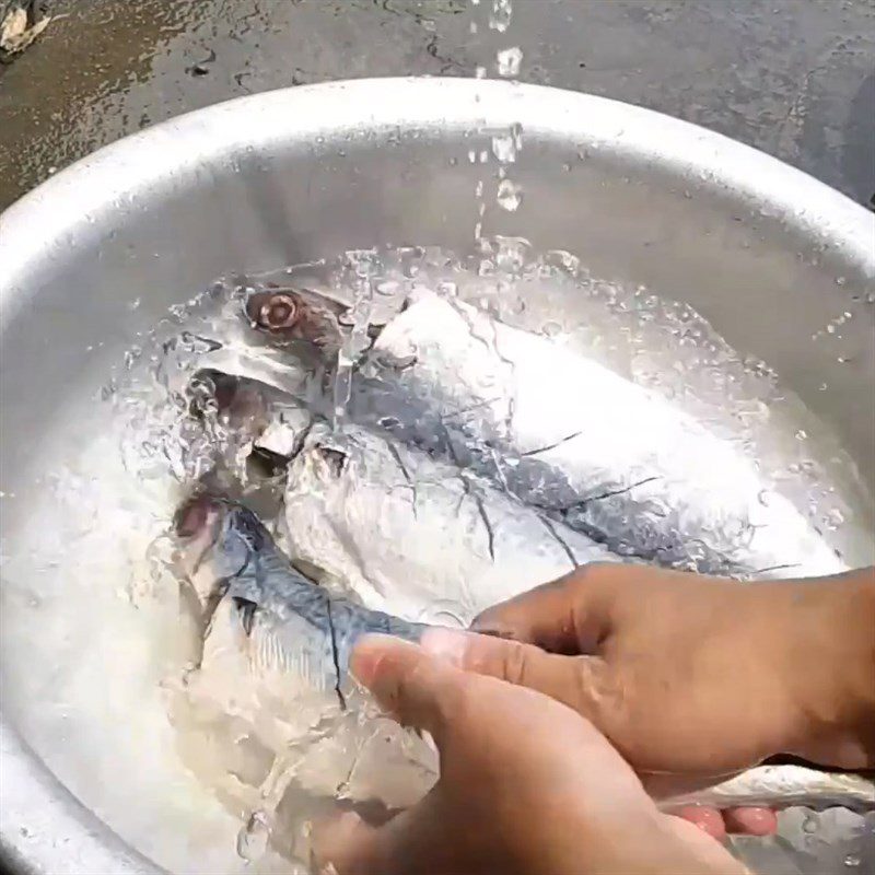 Step 1 Prepare the saba fish Steamed saba fish with scallion oil