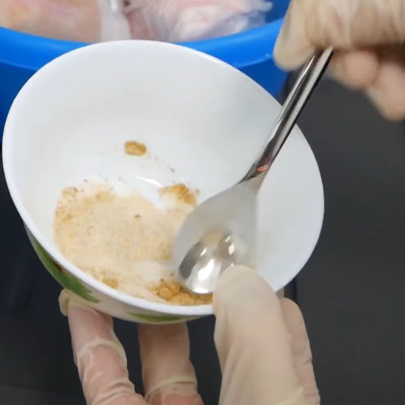 Step 1 Prepare and marinate pork leg Fried salted pork leg