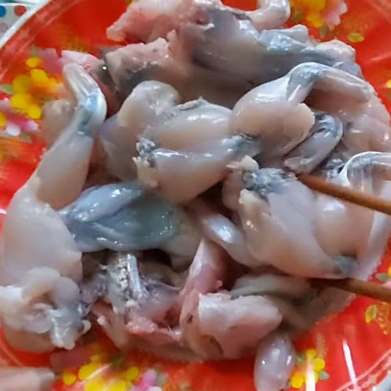 Step 1 Prepare and Marinate the Frogs for Fried Frog Legs