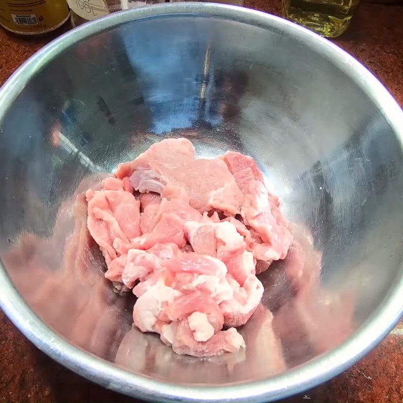 Step 2 Prepare and marinate the meat Grilled wet cake