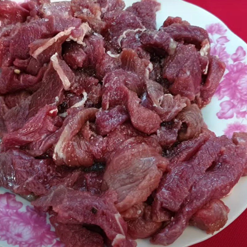 Step 1 Prepare and marinate buffalo meat Stir-fried Buffalo Meat with Bitter Melon