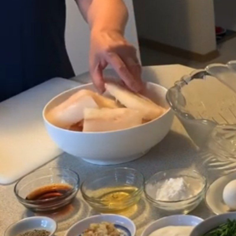 Step 1 Prepare and grind mackerel Steamed mackerel cake with eggs