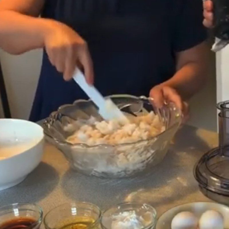 Step 1 Prepare and grind mackerel Steamed mackerel cake with eggs