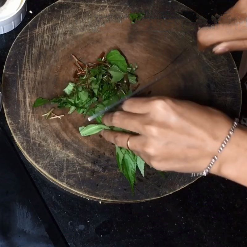 Step 2 Prepare and blend okra Okra porridge