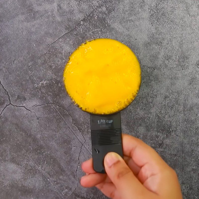 Step 1 Prepare and puree the mango for Mango Sponge Cake without an oven