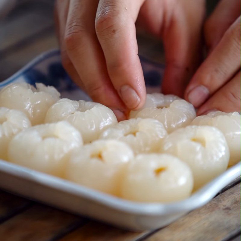 Step 1 Prepare lychee Yogurt stuffed lychee (elsa lychee) ice