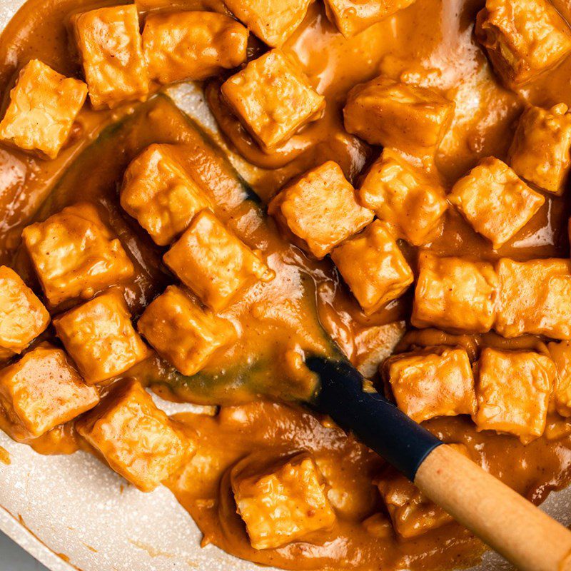 Step 4 Coating tofu with peanut butter Peanut butter sauce tofu