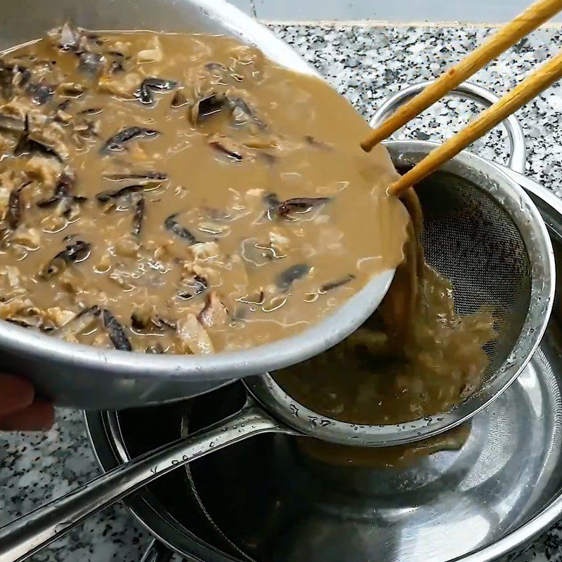 Step 1 Prepare and filter the freshwater crab meat for Crab Soup with Amaranth