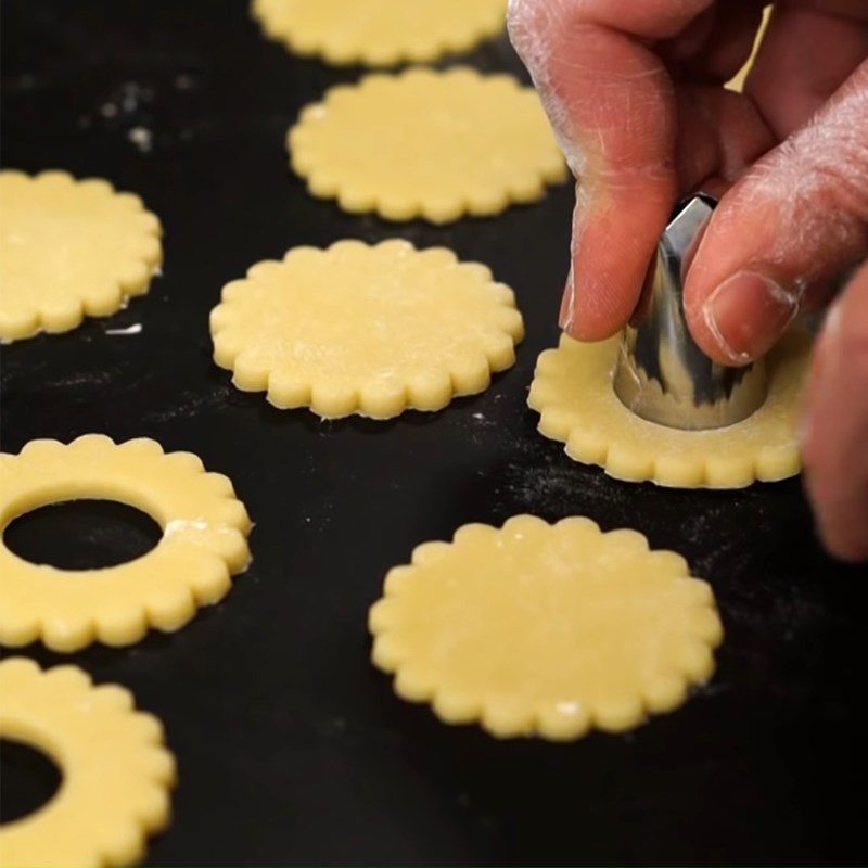 Step 4 Shaping the Salted Caramel Cookies