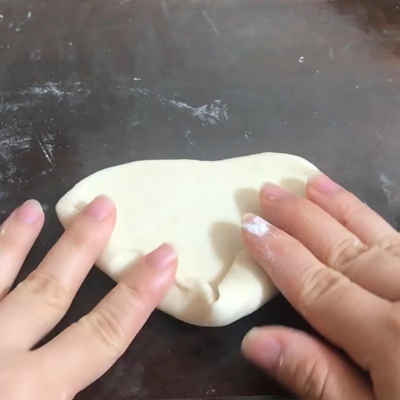 Step 4 Shaping the bread for the crusty bread using an air fryer