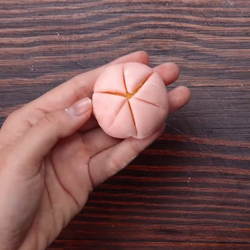 Step 4 Forming the lotus flower Mooncake