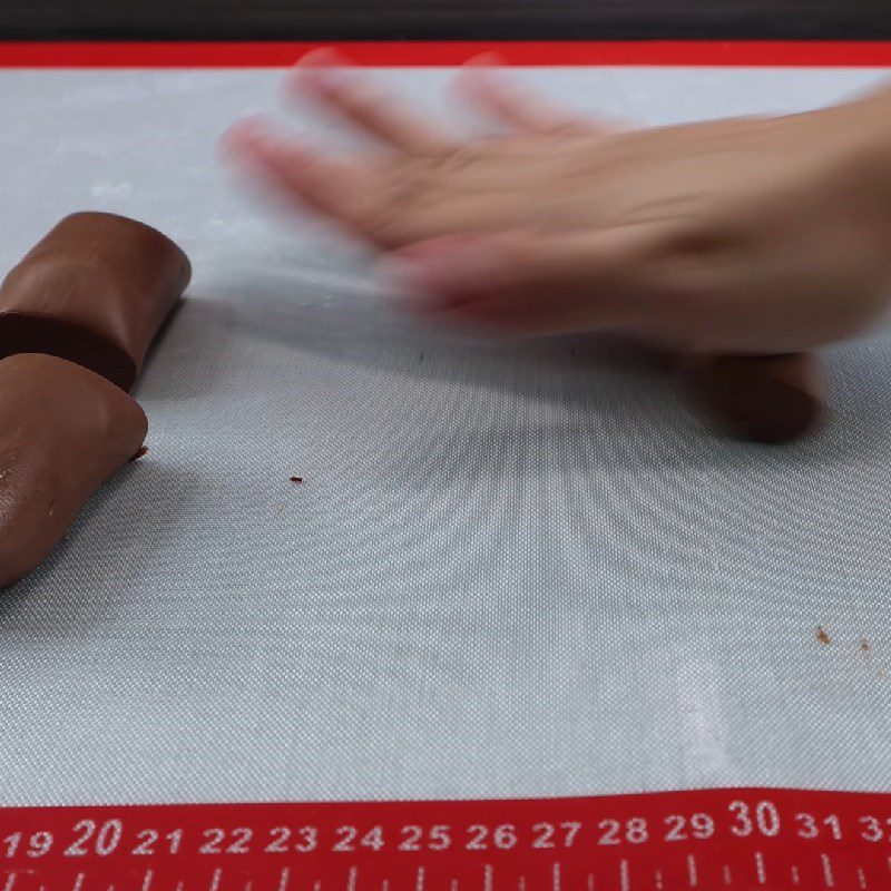 Step 2 Forming the tapioca pearls for Mooncake with milk tea and black sugar tapioca