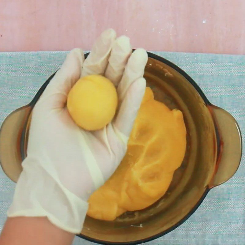 Step 2 Shaping and frying the cake Durian cream puff