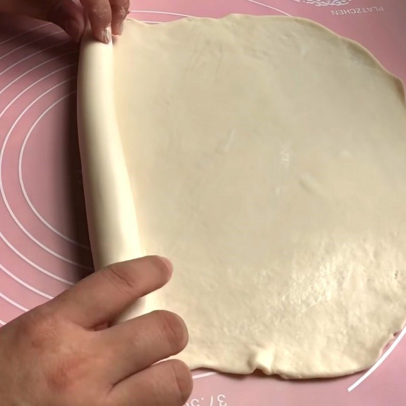 Step 4 Shaping and proofing the dough for the second time Milk buns without filling