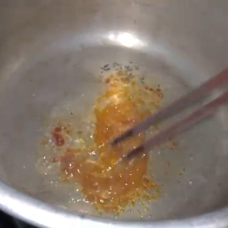 Step 3 Caramelizing Pineapple braised fish