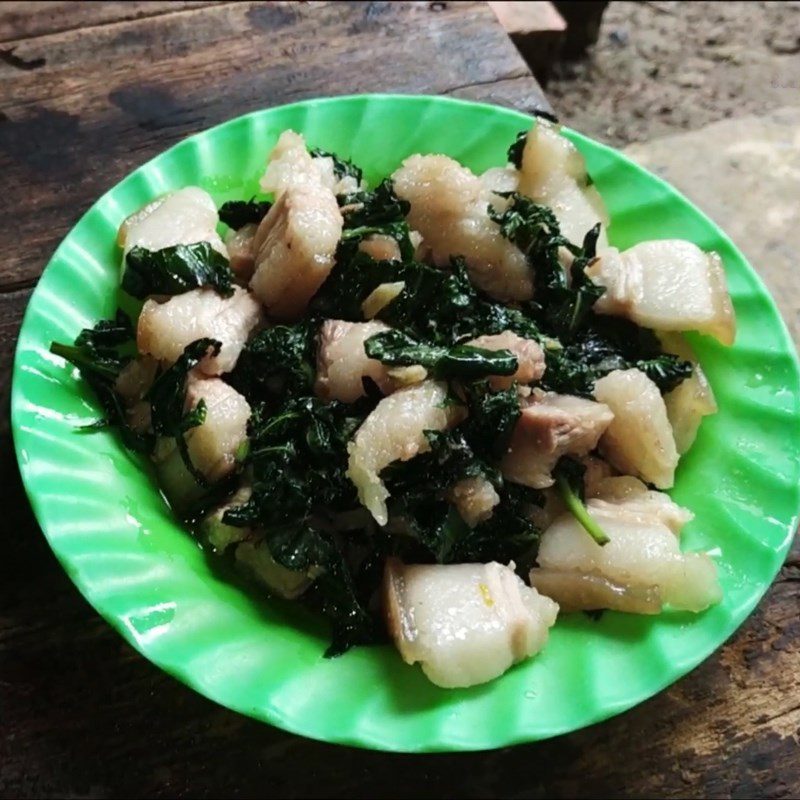 Step 4 Final product stir-fried pork with wild betel leaves