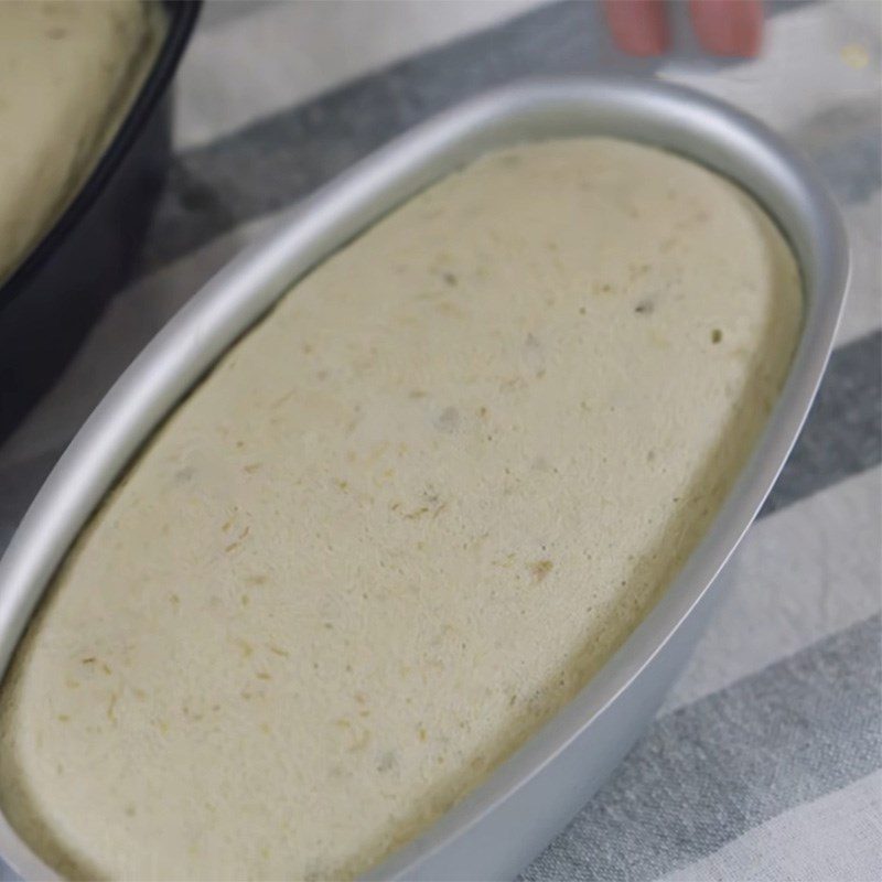 Step 6 Pour into molds and steam the cake Banana sponge cake steamed