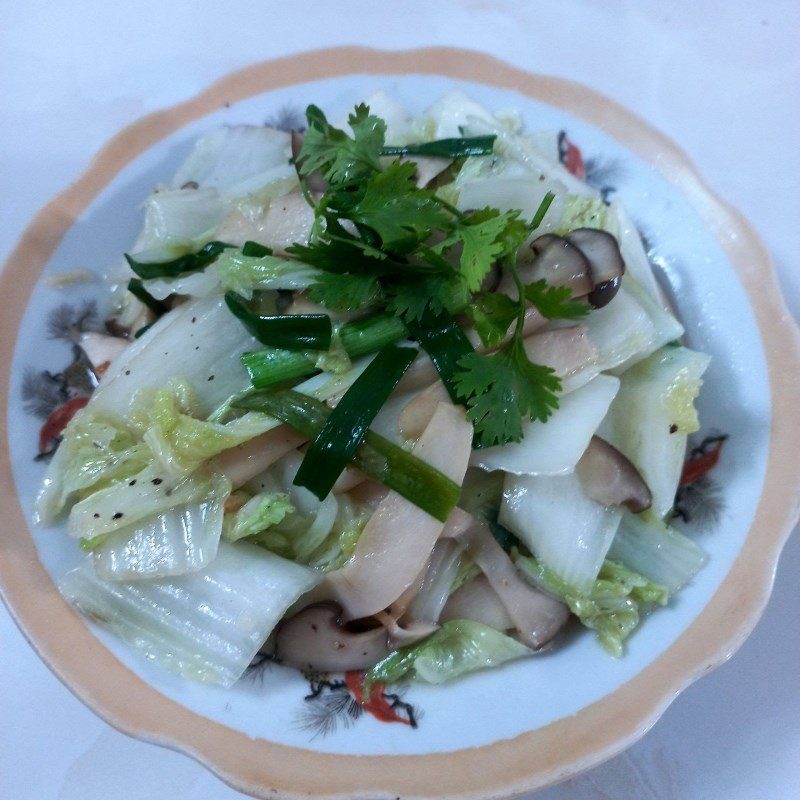 Step 3 Final Product Stir-fried Napa Cabbage with Chicken Thigh Mushrooms