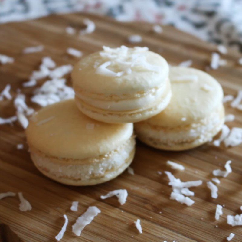 Step 6 Final Product Coconut macarons made with flour