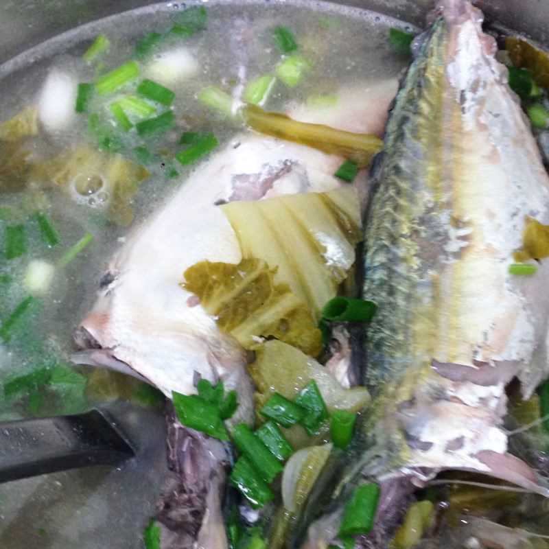 Step 5 Finished product Fish soup with pickled cabbage