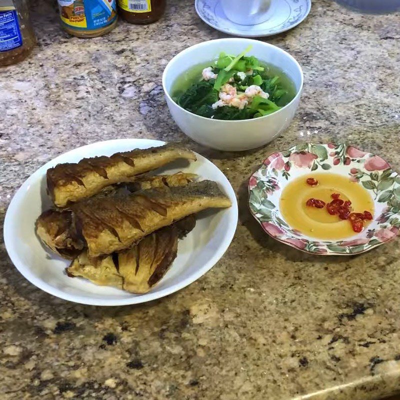 Step 3 Finished product of fried snakehead fish