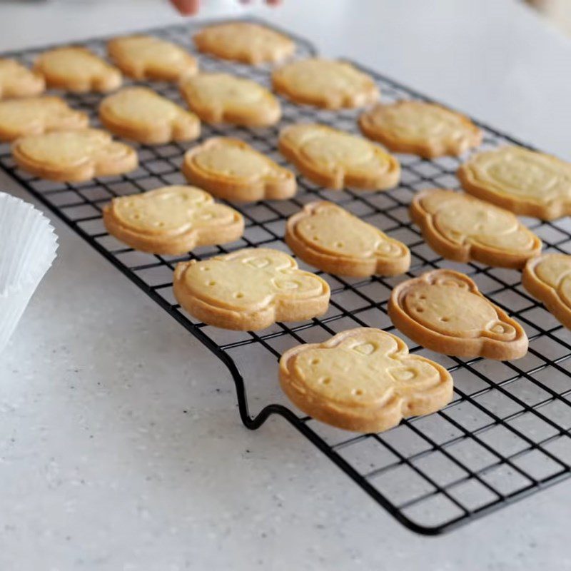 Step 5 Final Product Animal-shaped cookies baked with an air fryer