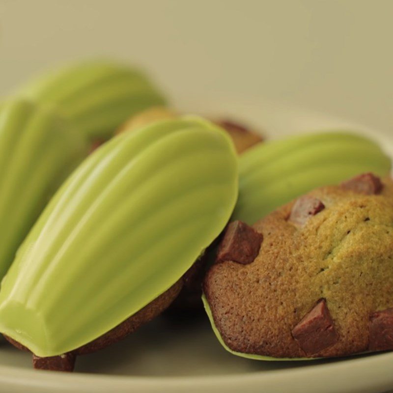 Step 5 Final product Green tea chocolate madeleine shell cake