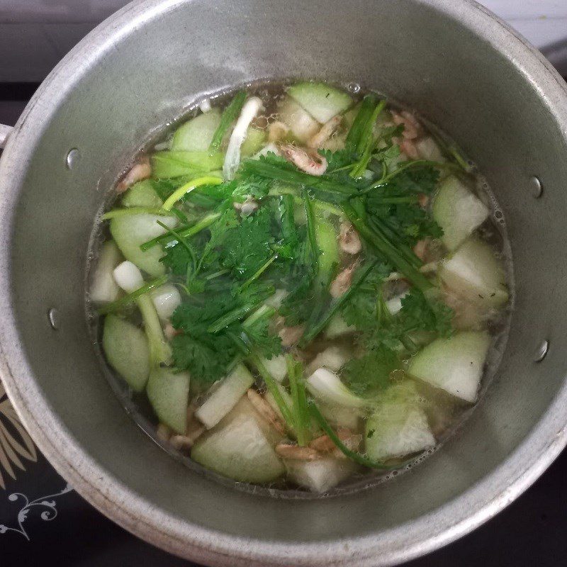 Step 3 Cooking the Soup of Melon with Shrimp