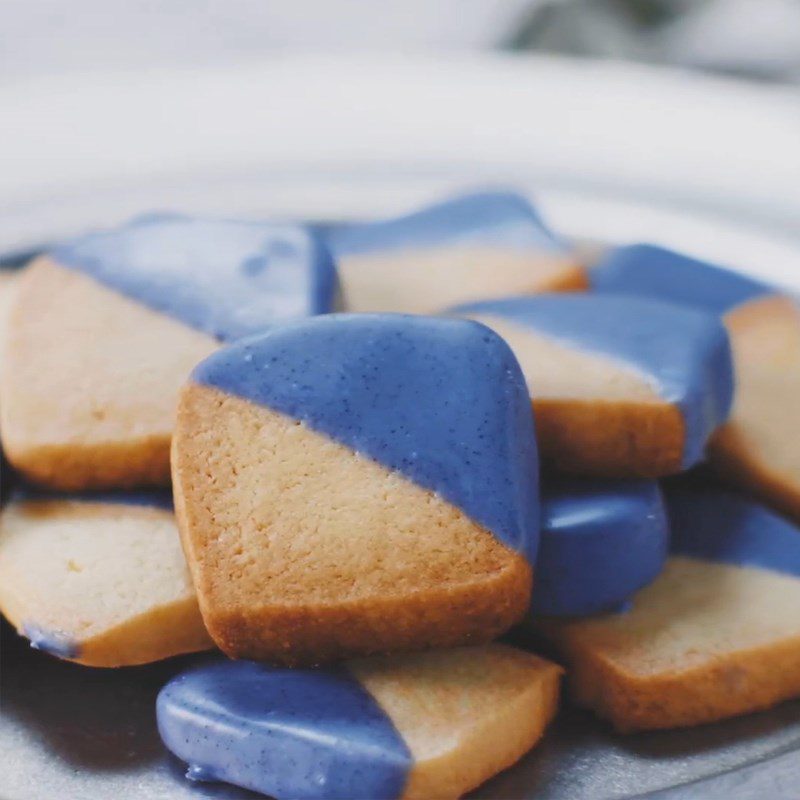 Step 5 Finished Product Butterfly Pea Flower Cookies