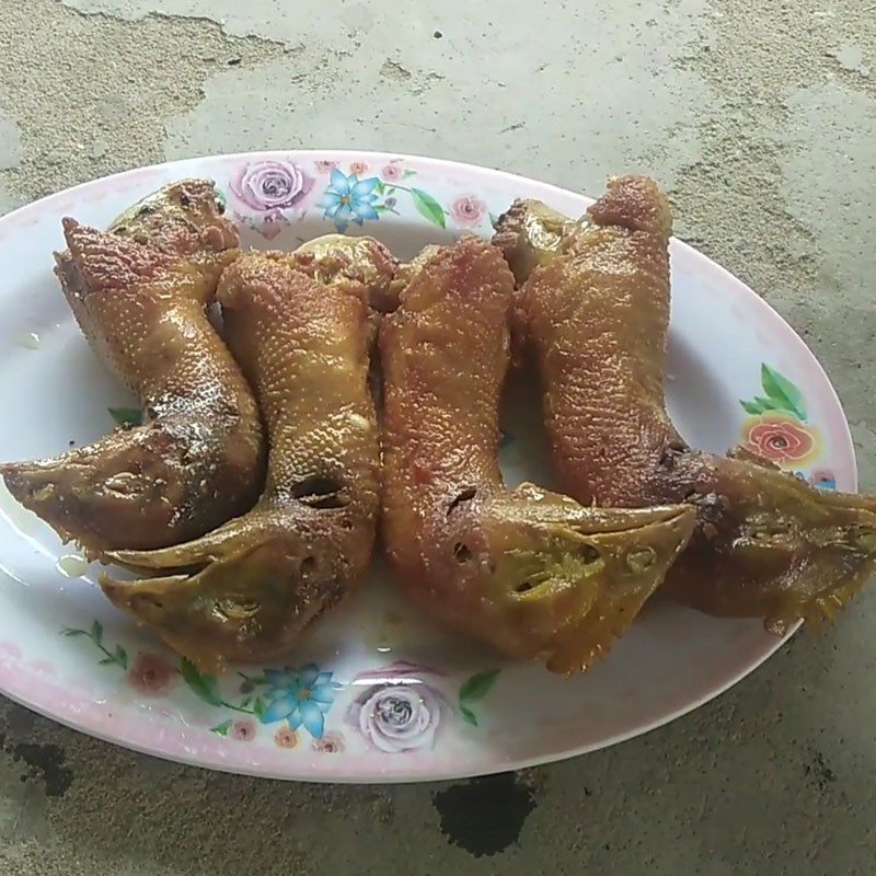 Step 4 Final product Fried chicken neck with fish sauce