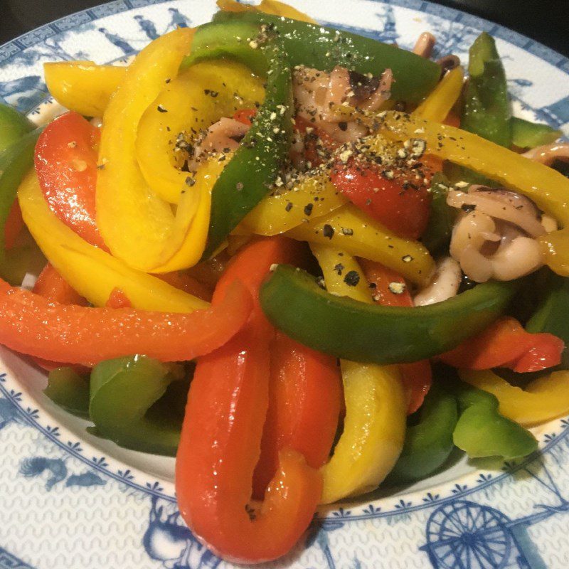 Step 3 Final product Squid stir-fried with bell peppers