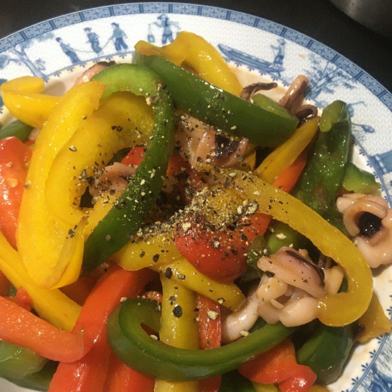 Step 3 Final product Squid stir-fried with bell peppers