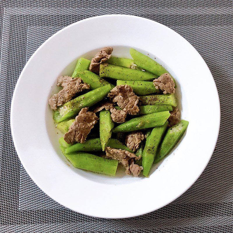 Step 4 Finished Product Stir-fried beef with okra