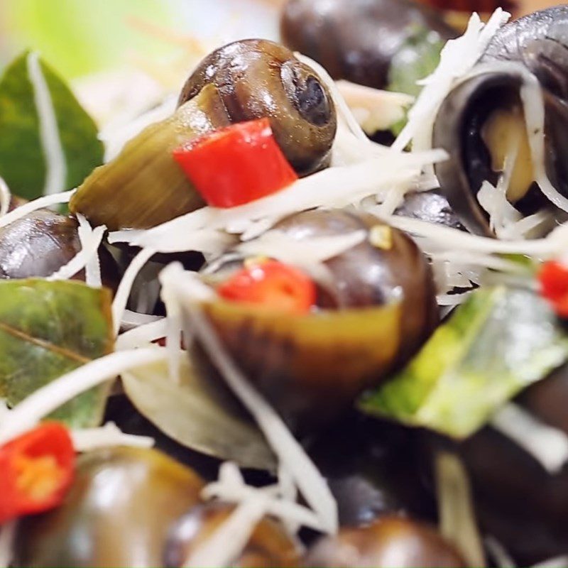 Step 4 Finished Product Stir-fried Apple Snails with Coconut