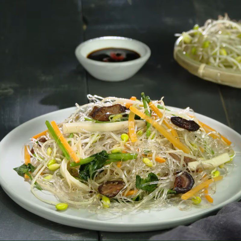 Step 5 Final Product Stir-fried vermicelli with bean sprouts and vegetarian mushrooms