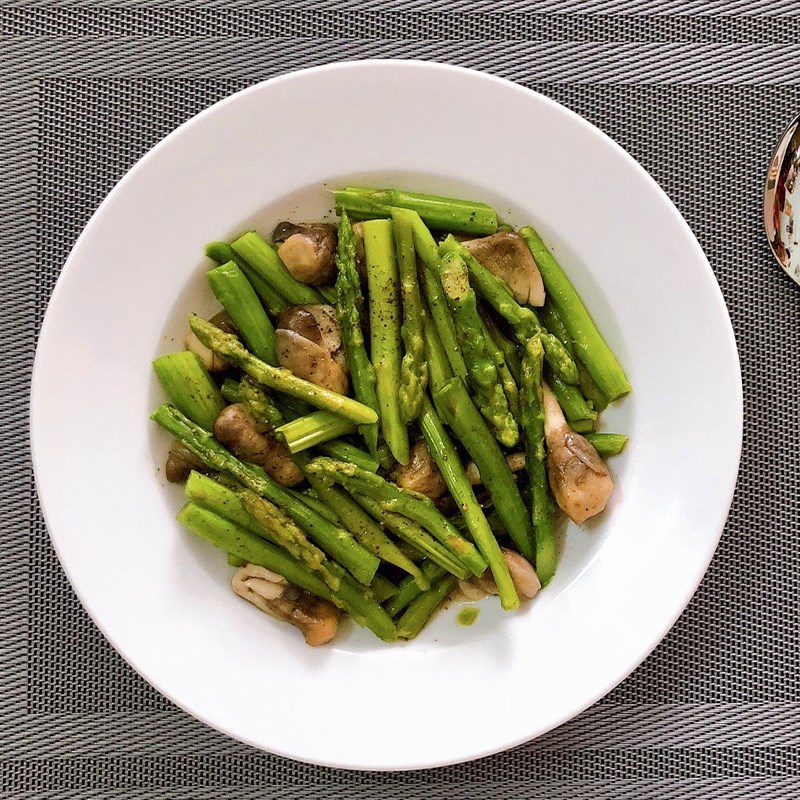 Step 4 Final Product Stir-fried asparagus with straw mushrooms