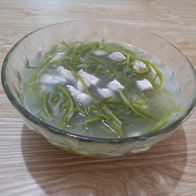 Step 4 Final product Water spinach soup with chicken