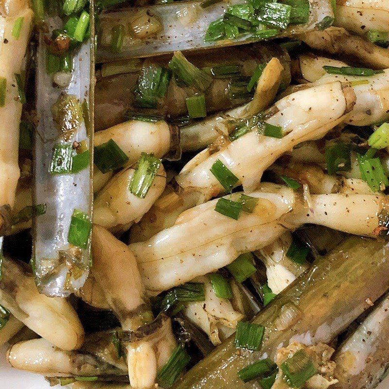 Step 3 Final Product Stir-fried Razor Clams with Scallion Oil