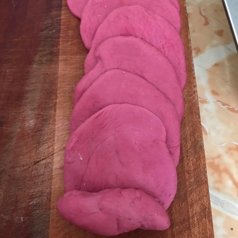 Step 4 Shaping the Rose Bun (recipe shared by a user)