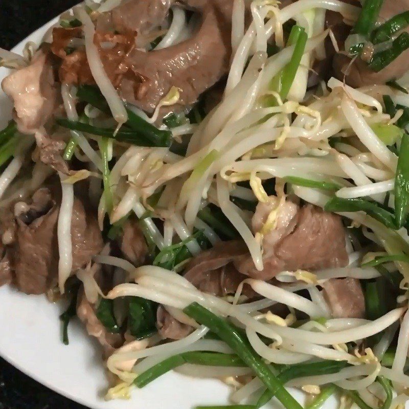 Step 4 Final Product Stir-fried pork heart with bean sprouts