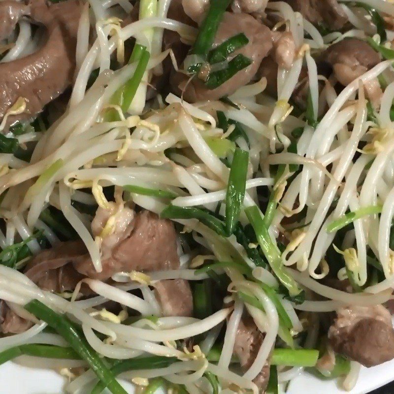 Step 4 Final Product Stir-fried pork heart with bean sprouts