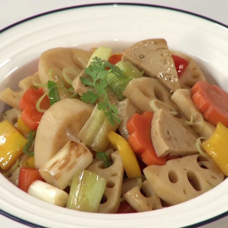 Step 5 Final product Stir-fried lotus root with vegetables