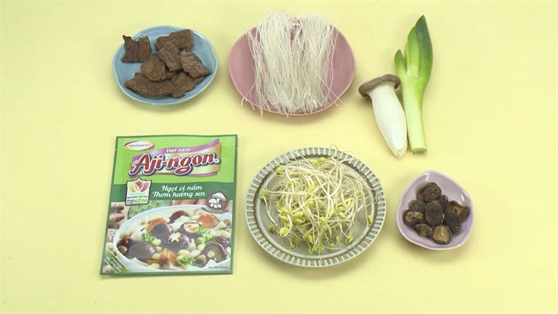 Ingredients for vegetarian stir-fried noodles, how to make vegetarian stir-fried noodles, mixed vegetarian stir-fried noodles