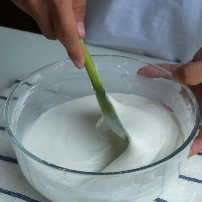 Step 1 Mixing rice flour for Injeolmi rice cake