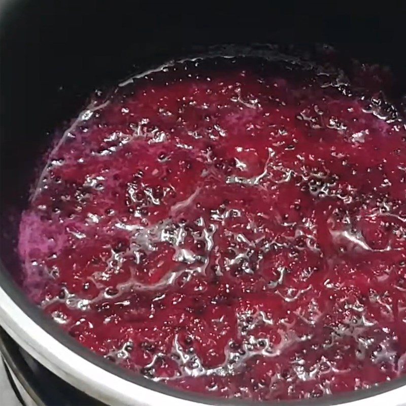 Step 2 Mixing tapioca flour for fruit pearls