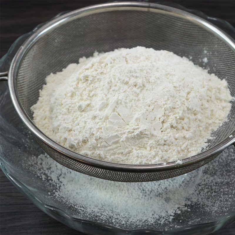 Step 1 Mix the dough for mooncake with mung bean filling using an oven