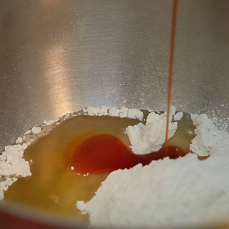 Step 2 Mix the dough for sweet bánh canh with butterfly pea flowers