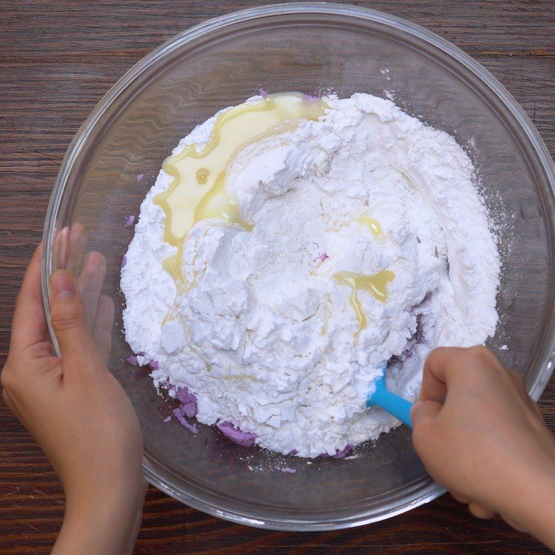 Step 2 Mixing the dough Fried Taro Cake