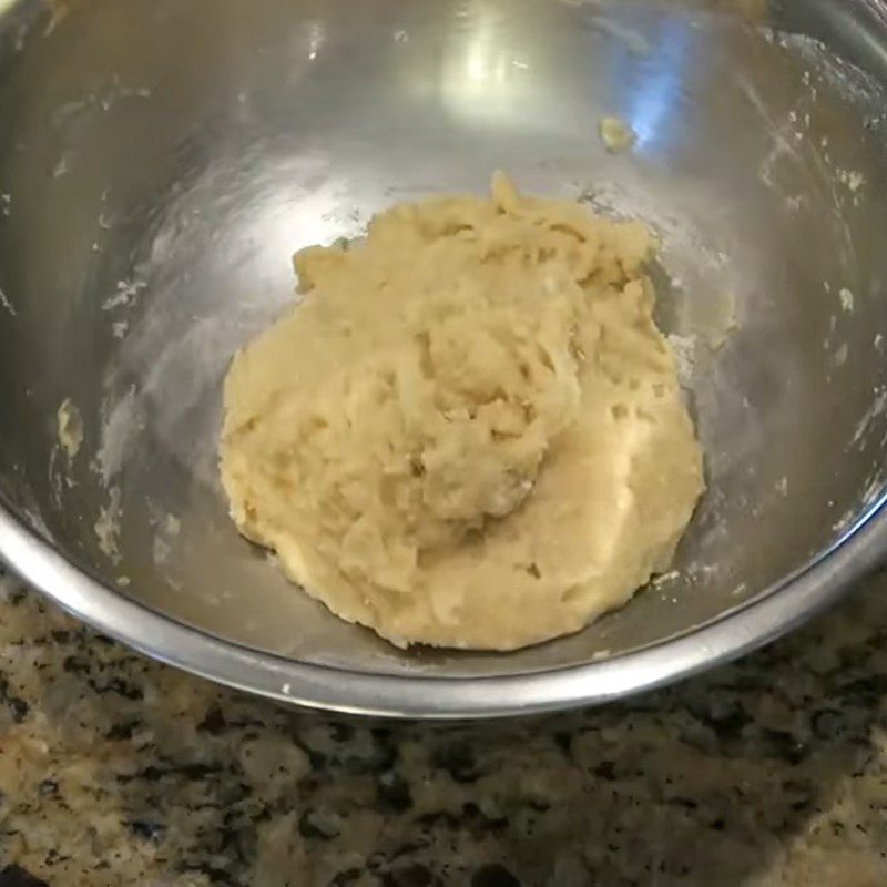 Step 1 Mix the flour for High Flower Waffle Cake