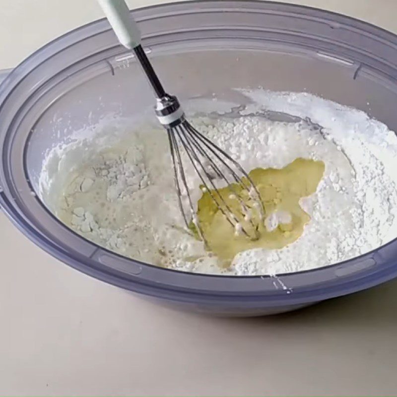 Step 3 Mixing the dough for Shanghai Banana Cake